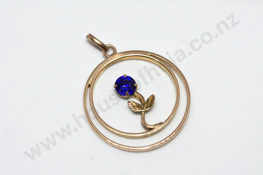 Delicate Flower Pendant in 9ct Rose Gold Image 1++