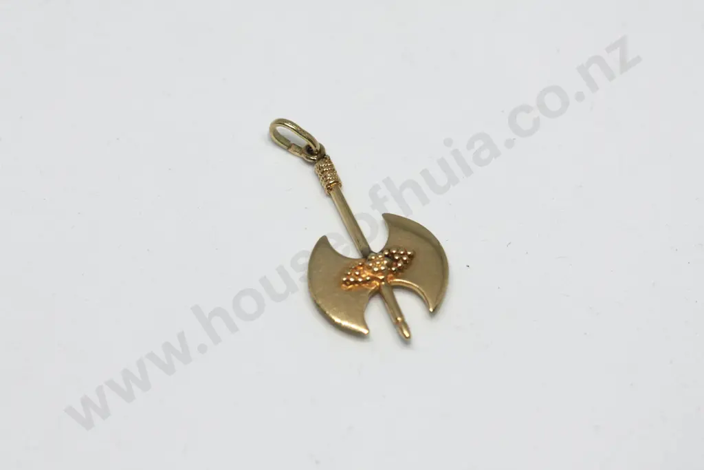 Stylised Battle Axe in 18ct Yellow Gold Image 1++