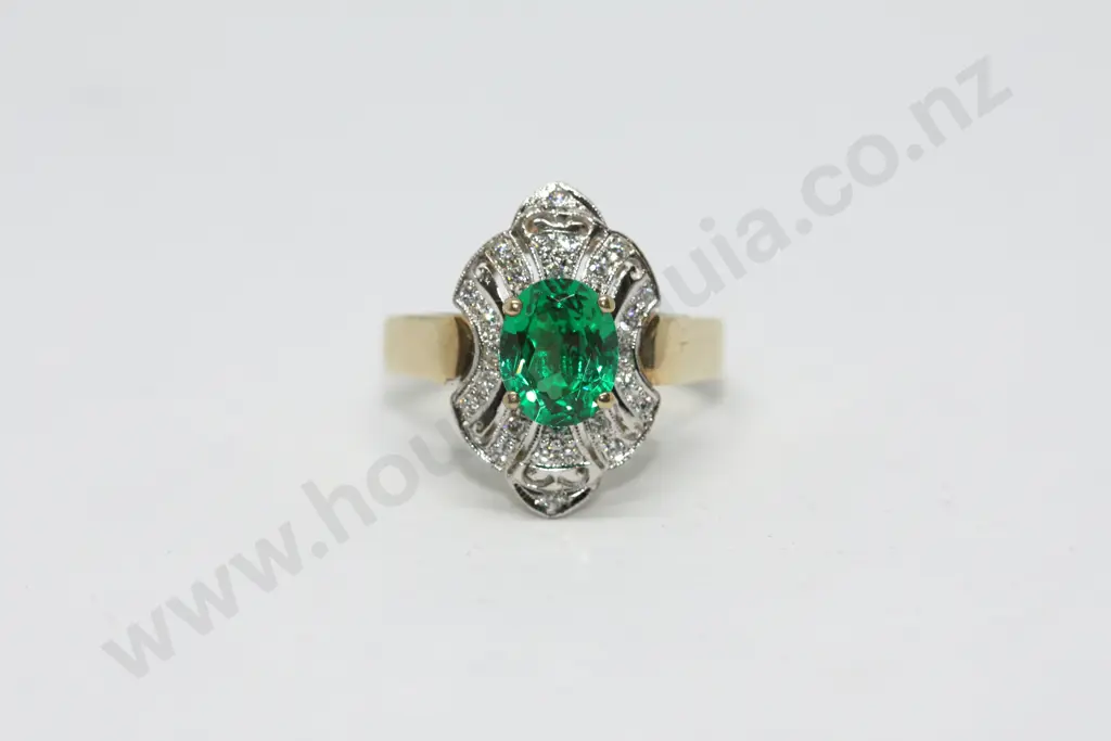 Art Deco Style Green Gem Set Ring in 9ct Gold Image 1++