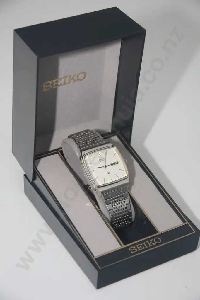 Seiko Quartz Stainless Steel Wristwatch Image 1++