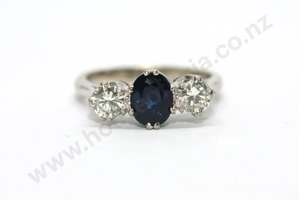 Diamond & SapPhire White 18ct Gold Ring Image 1++