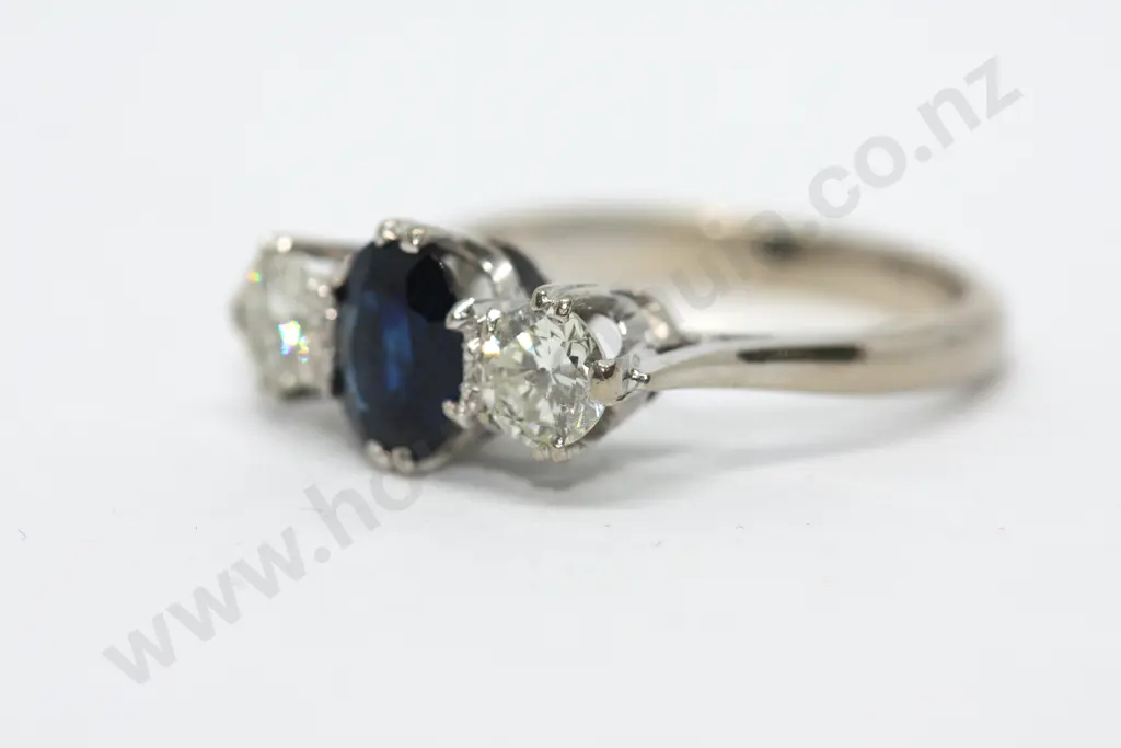 Diamond & SapPhire White 18ct Gold Ring Image 1++