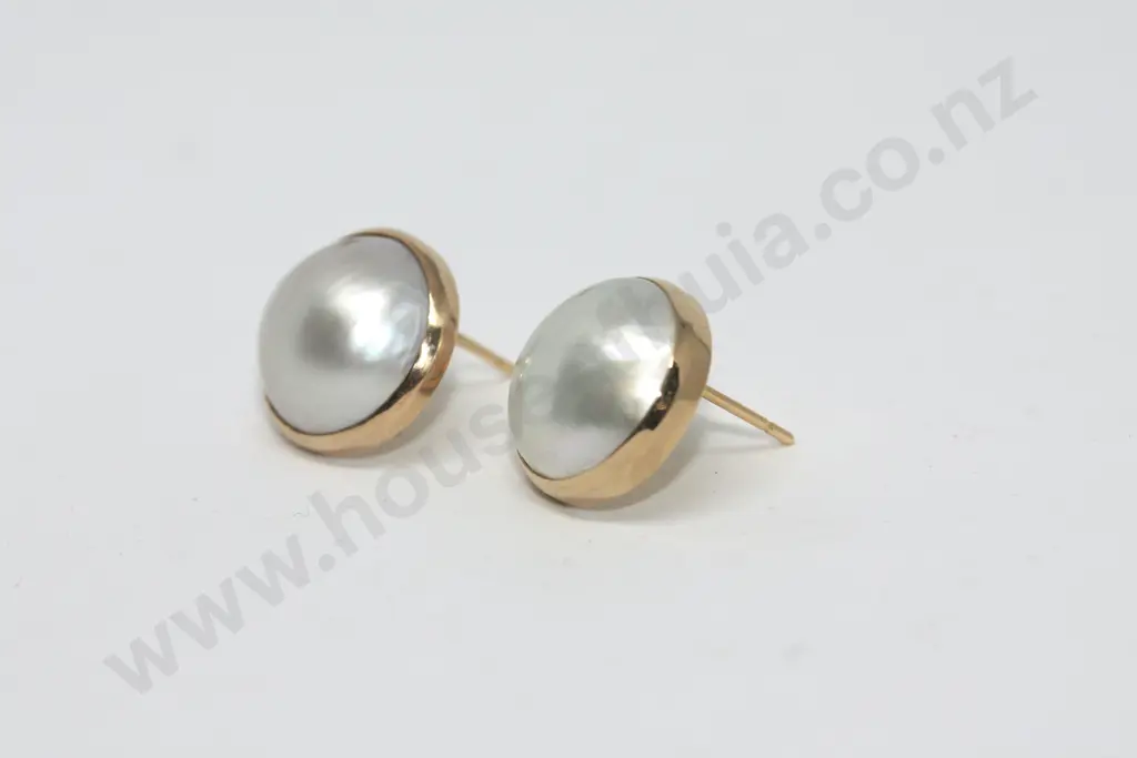 Pearl Domed 9ct Gold Backed Stud Earrings Image 1++