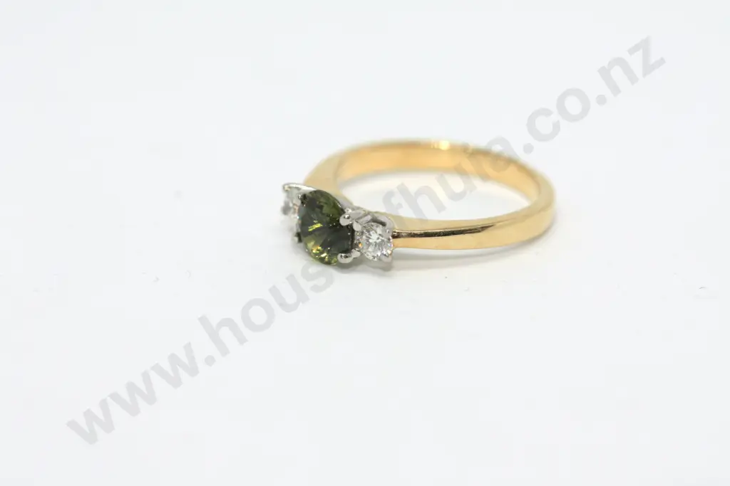 Peridot & Diamond Ring in 18ct yellow Gold Image 1++