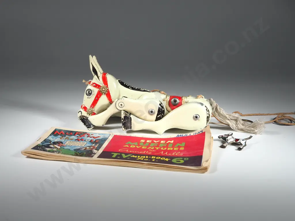 Vintage 1940s Cast Metal 'Muffin the Mule' Finger Puppet And Badge Image 1++