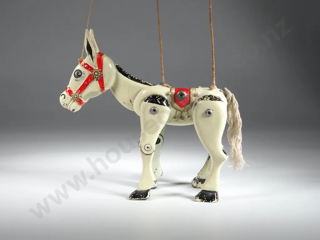 Vintage 1940s Cast Metal 'Muffin the Mule' Finger Puppet And Badge Image 1++
