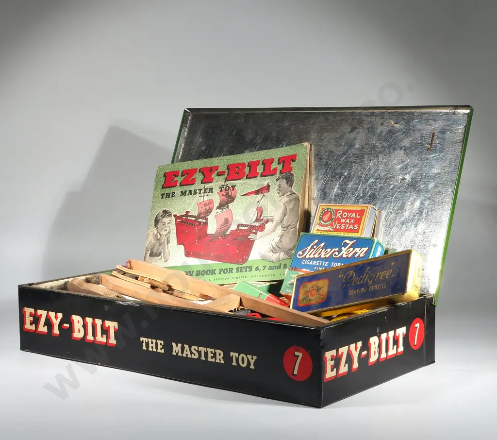 EZY BILT The Master Toy Box Image 1++