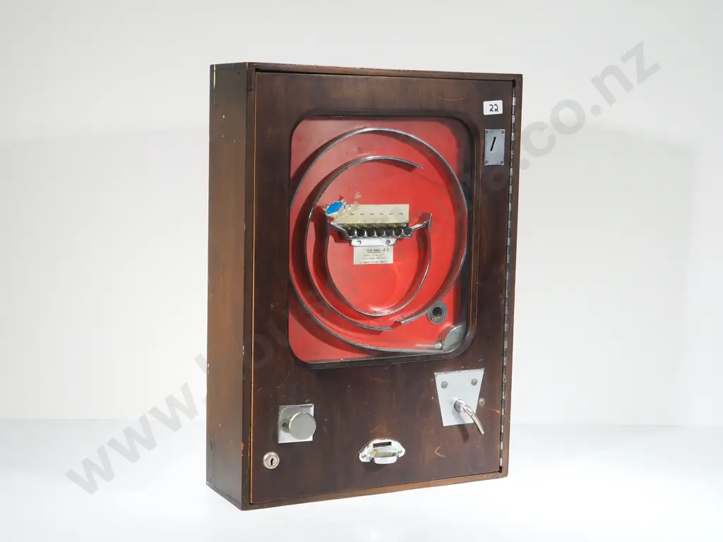 Vintage Pinball Wall Coin Game Image 1++