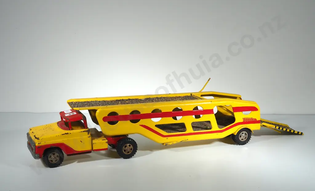 Large Vintage Tonka Car Transporter Image 1++