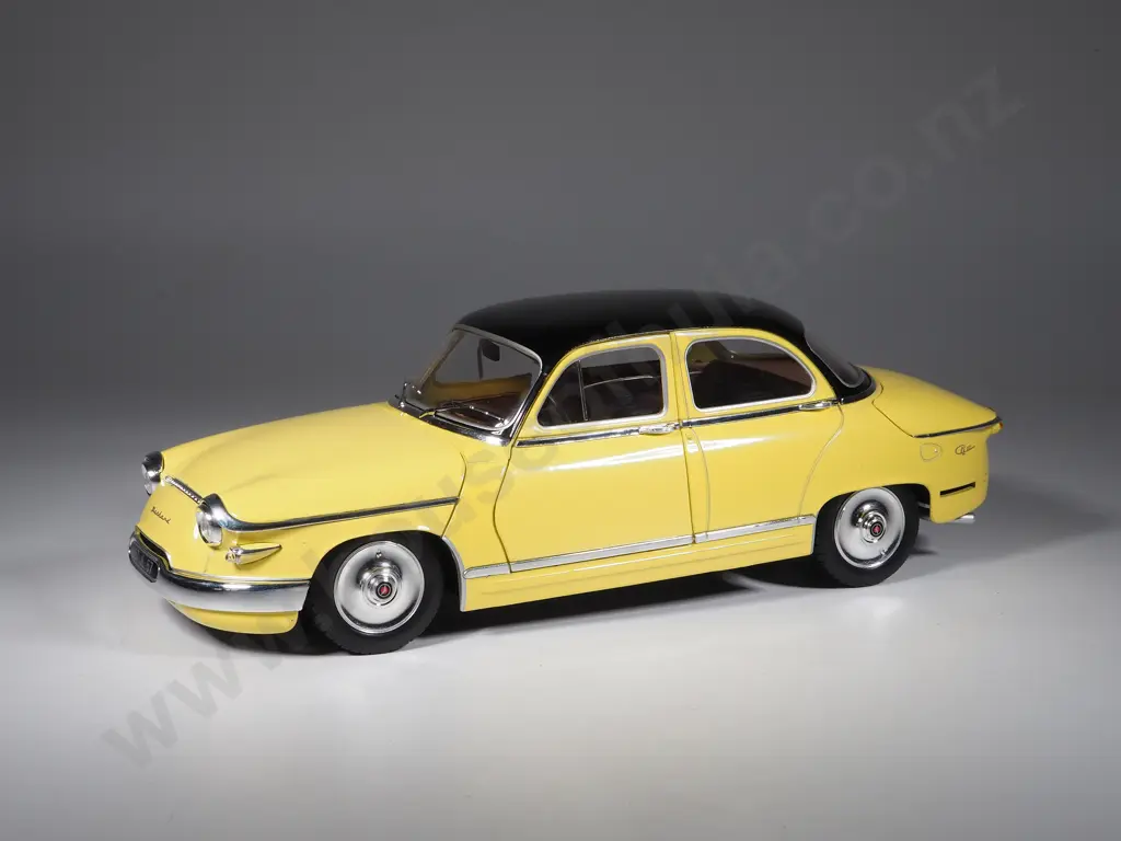 Solido Model Car 1:18 Panhard P17 Image 1++