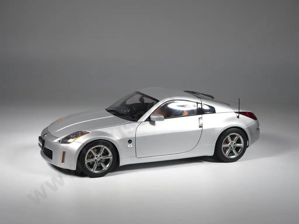 Autoart Model Car 1:18 Nissan 350Z Image 1++