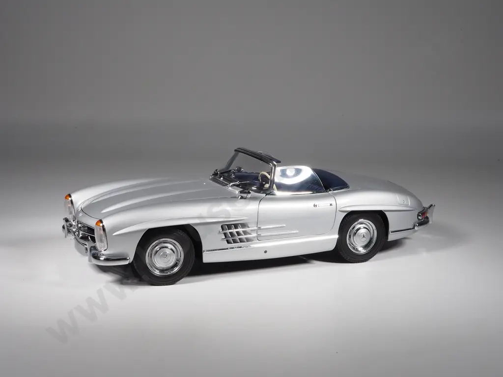Minichamps Model Car 1:18 1957 Mercedes 300 SL Roadster - With Box Image 1++