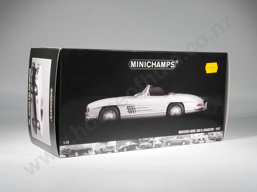 Minichamps Model Car 1:18 1957 Mercedes 300 SL Roadster - With Box Image 1++