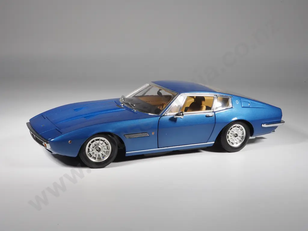 Minichamps Model Car 1:18 1969-1973 Maserati Ghibli Image 1++