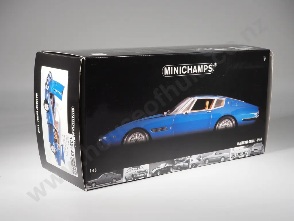 Minichamps Model Car 1:18 1969-1973 Maserati Ghibli Image 1++