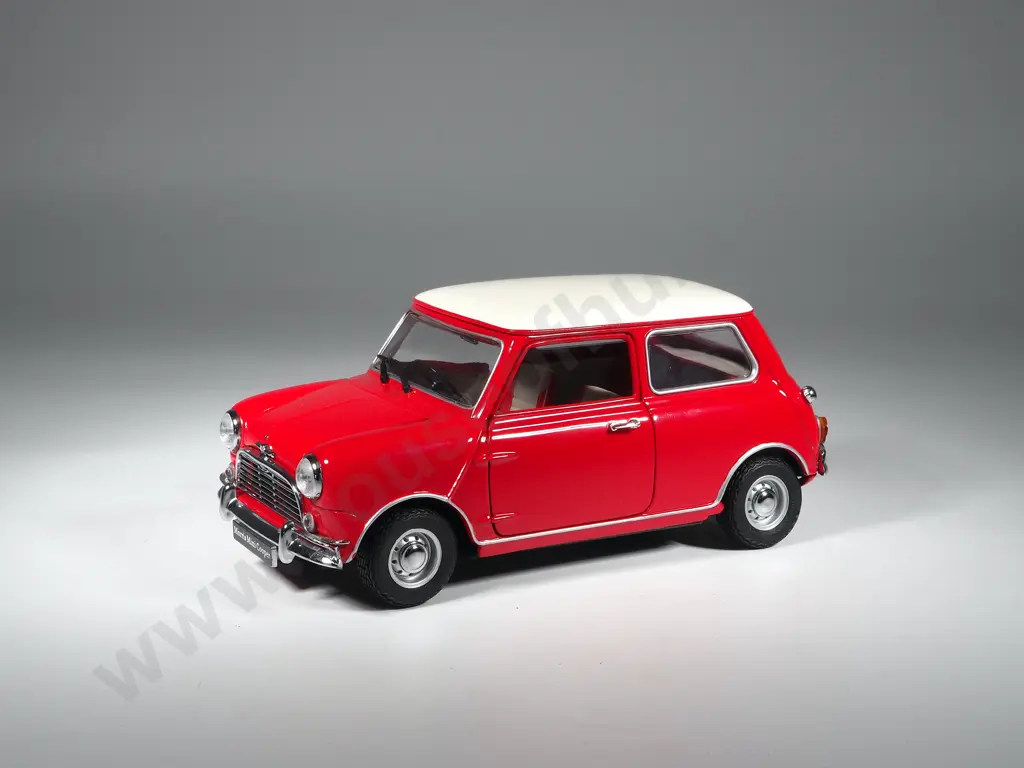Kyosho Model Car 1:18 Morris Mini Cooper 1275S Mk.1 Image 1++