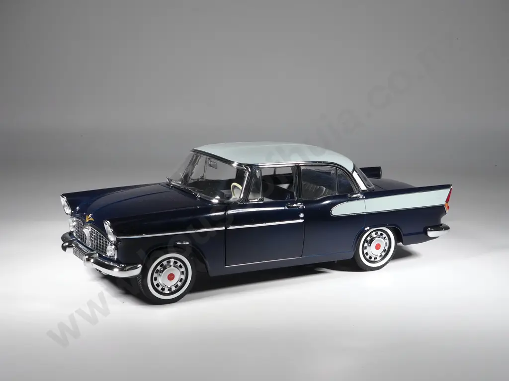 Norev Model Car 1:18 Simca Vedette Beaulieu Image 1++
