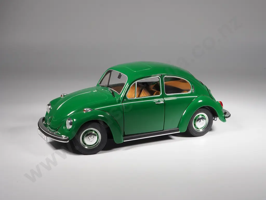 Model Car 1:18 VW 1302S Image 1++