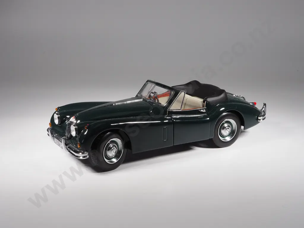 Sun Star Model Car 1:18 Jaguar XK140 Image 1++