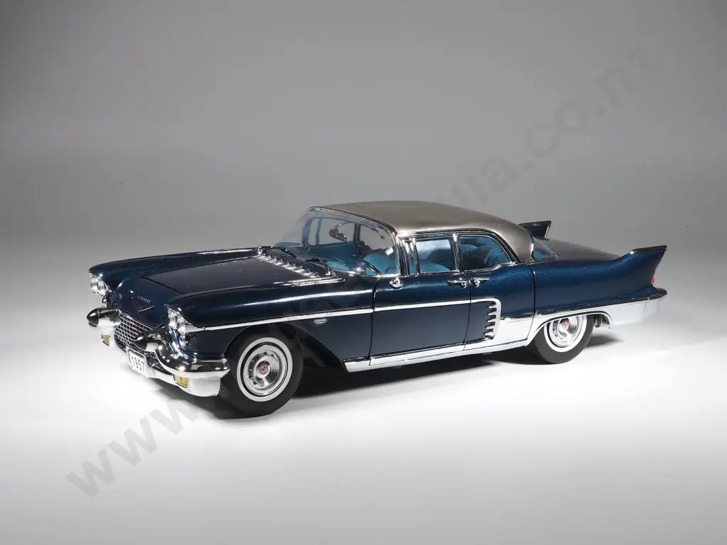 Sun Star Model Car 1:18 1957 Brougham Eldorado Image 1++