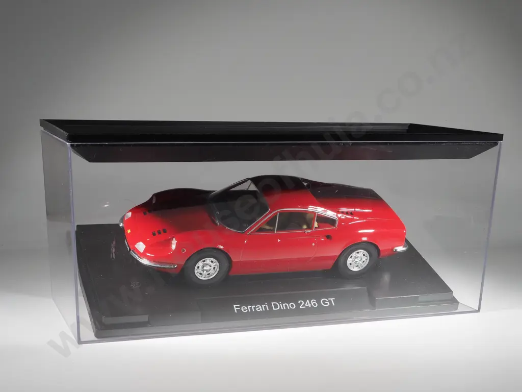 Autoart Model Car 1:18 Ferrari Dino 246 GT - With Perspex Case Image 1++