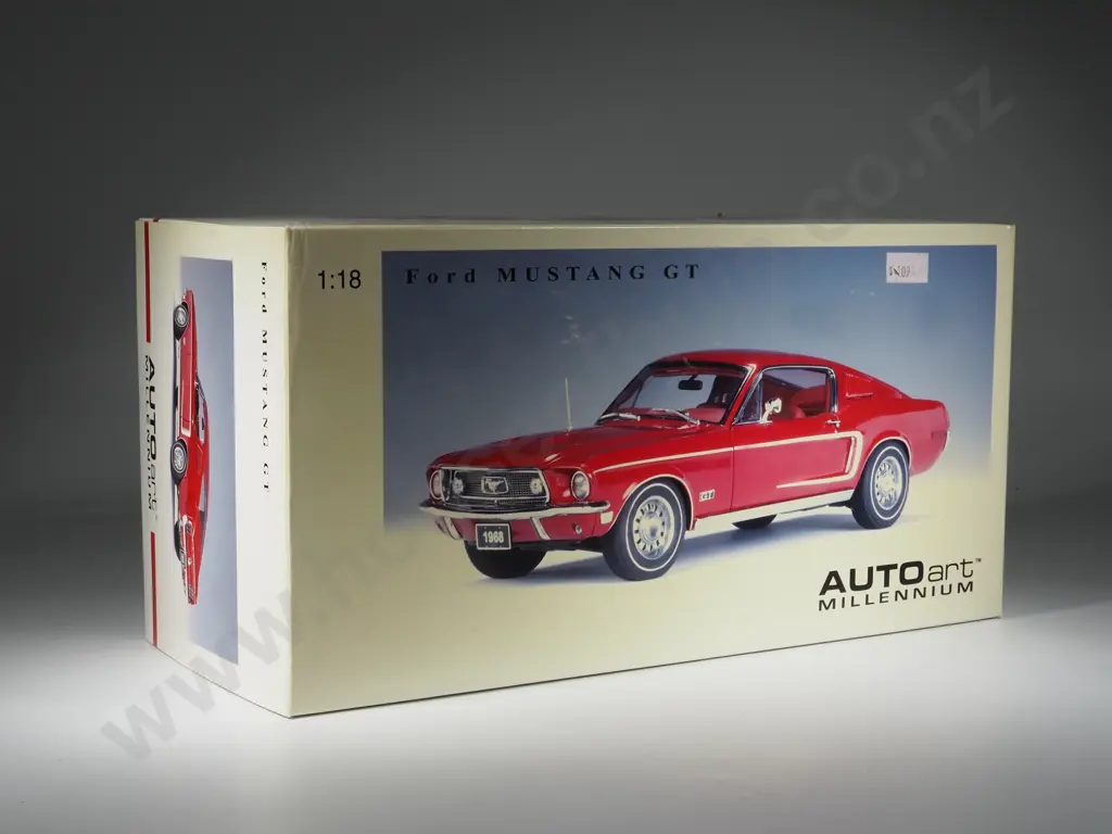 Autoart Model Car 1:18 1968 Ford Mustang GT - With Box Image 1++