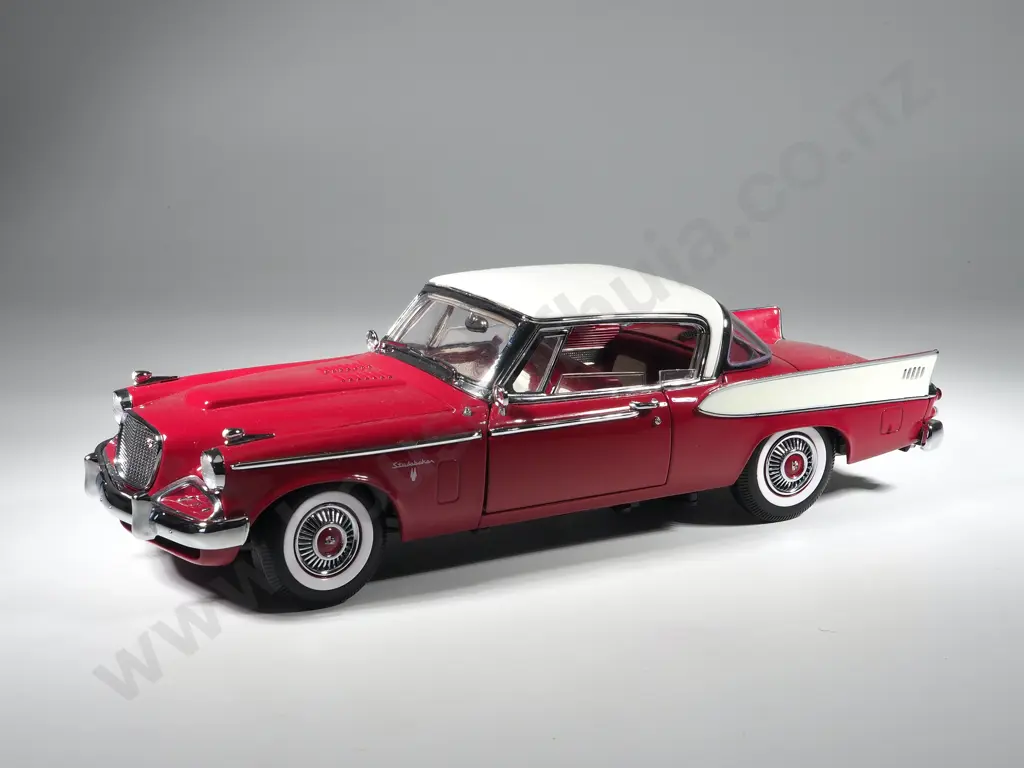 Signature Model Car 1:18 1958 Studebaker Golden Hawk Image 1++