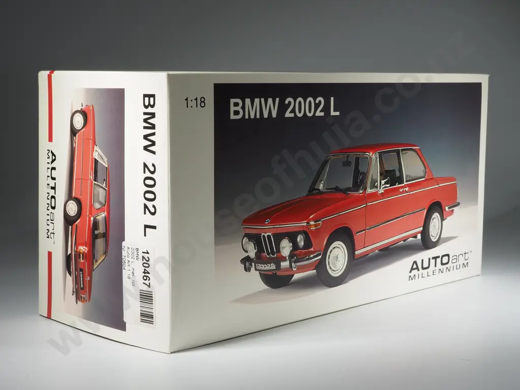 Autoart Model Car 1:18 BMW 2002 L - With Box Image 1++
