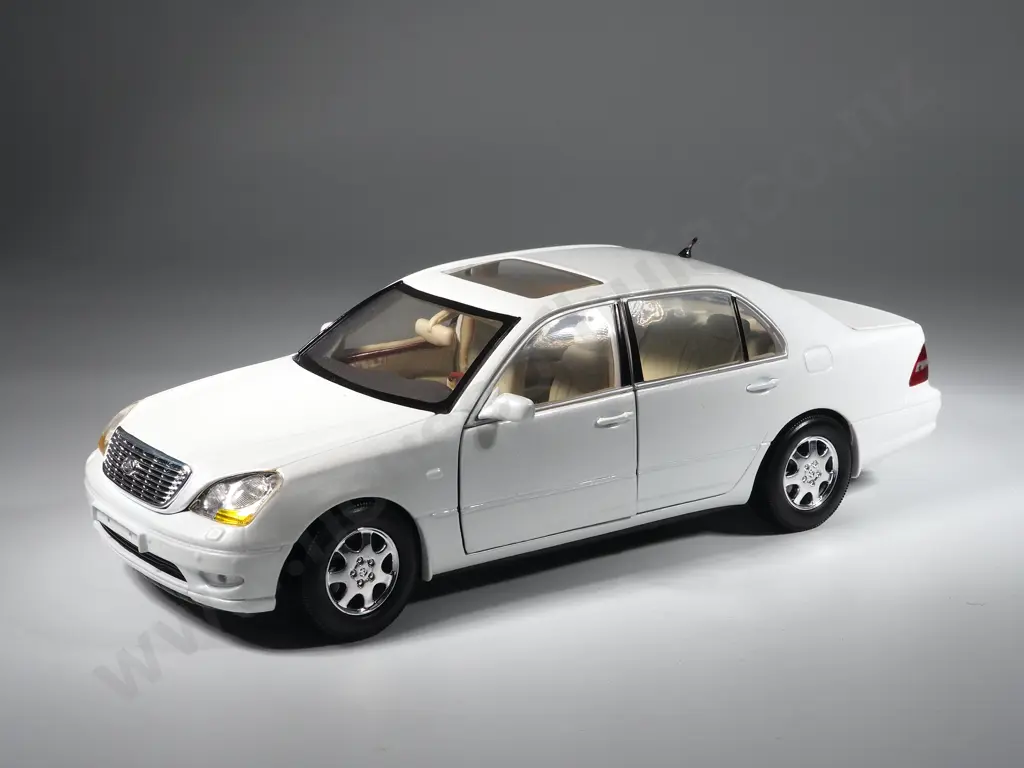 Motor Max Model Car 1:18 Lexus LS430 Image 1++