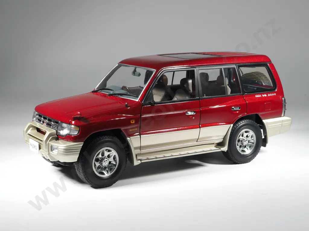 Autoart Model Car 1:18 Mitsubishi Pajero V6 Image 1++