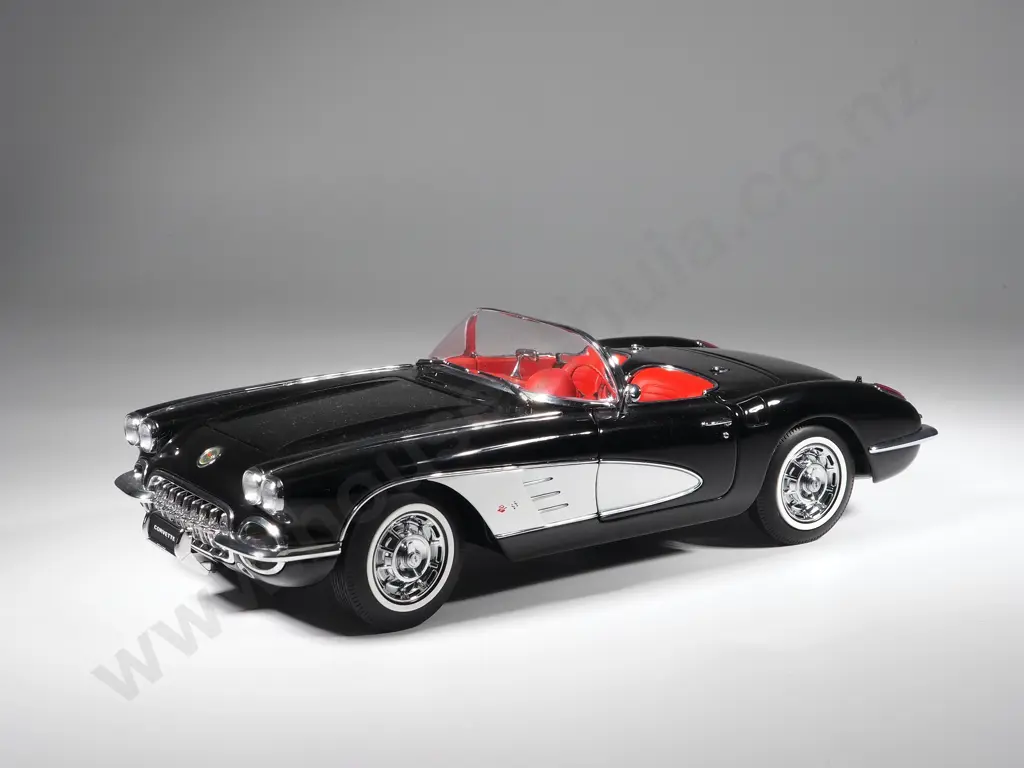 Autoart Model Car 1:18 1959 Chevrolet Corvette - With Box Image 1++