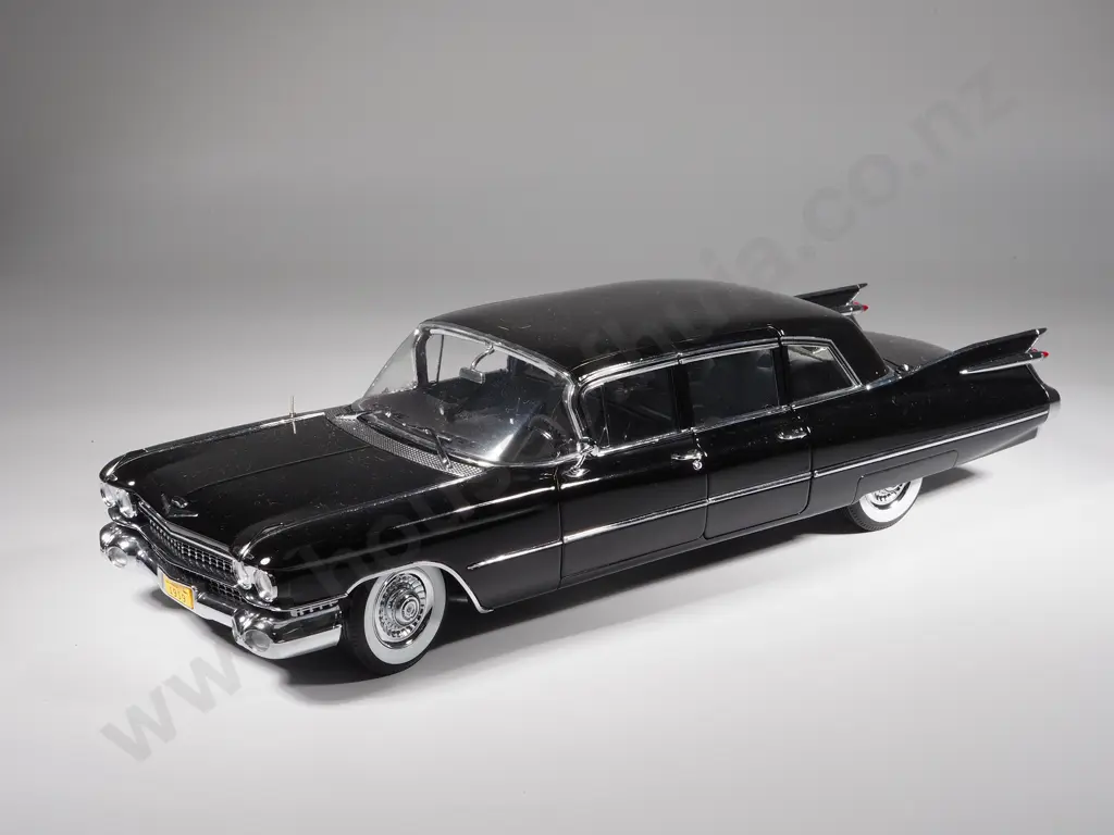 Precision Model Car 1:18 1959 Cadillac - With Box Image 1++