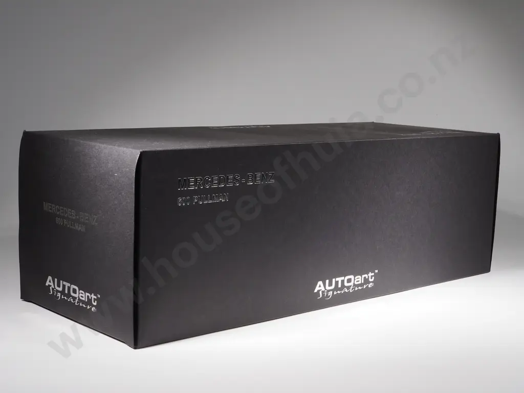 Autoart Model Car 1:18 Mercedes 600 Pullman- With Box Image 1++