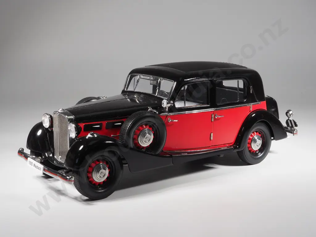 Signature Model Car 1:18 1935 Maybach SW35 Hard Top Image 1++