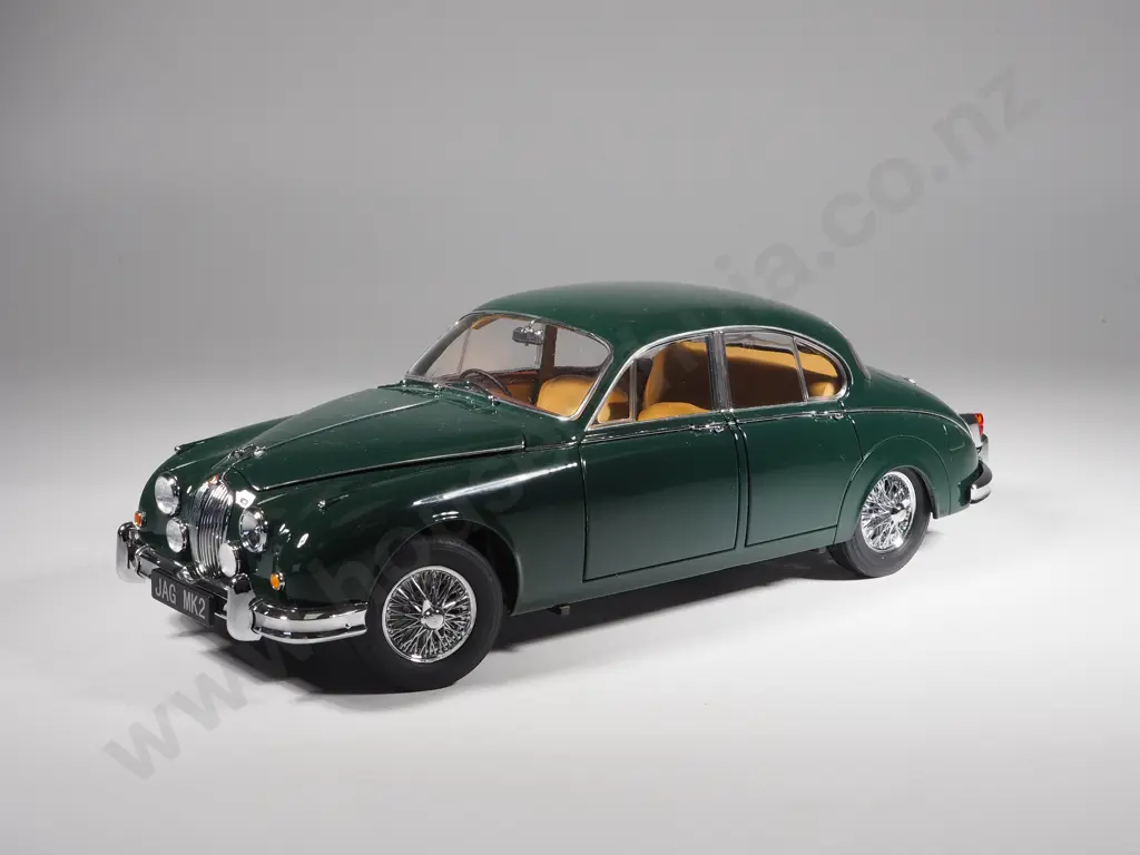 Model Icons Model Car 1:18 Jaguar Mark II Image 1++