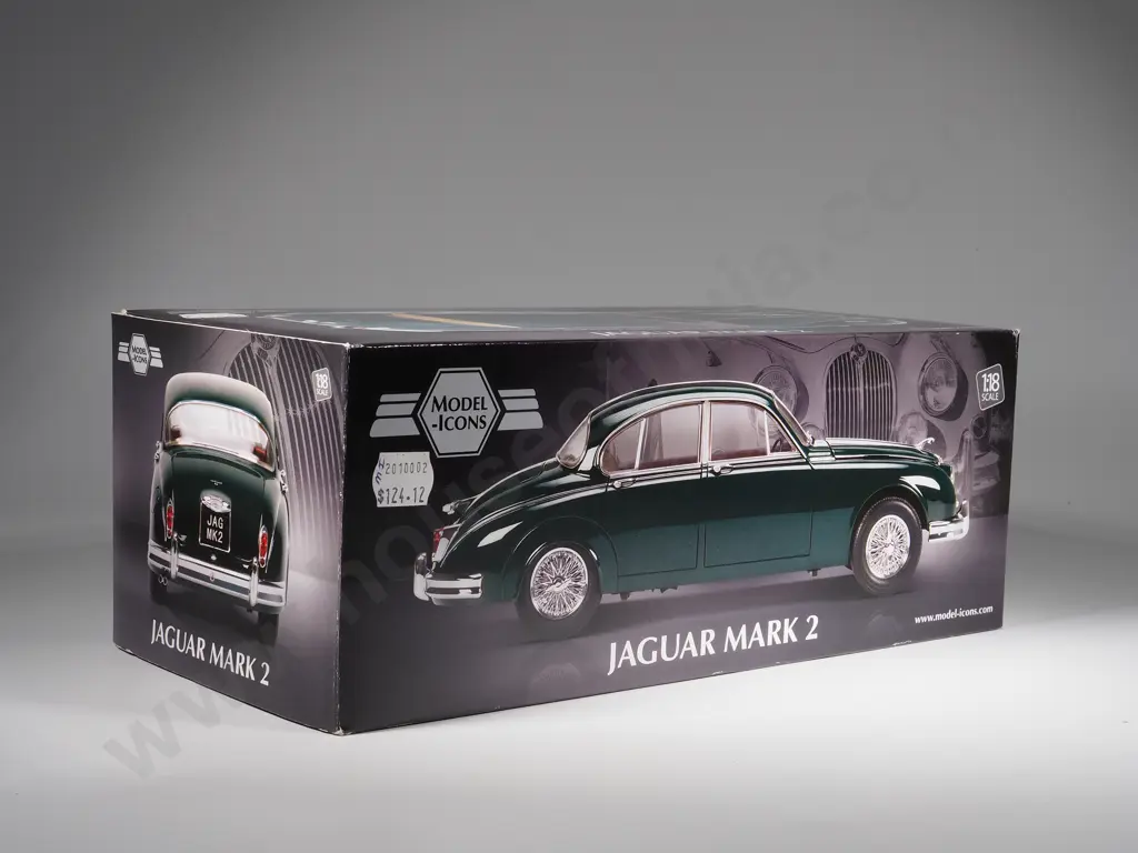 Model Icons Model Car 1:18 Jaguar Mark II Image 1++