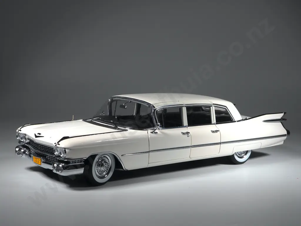 Precision Model Car 1:18 1959 Cadillac Limousine - With Box Image 1++