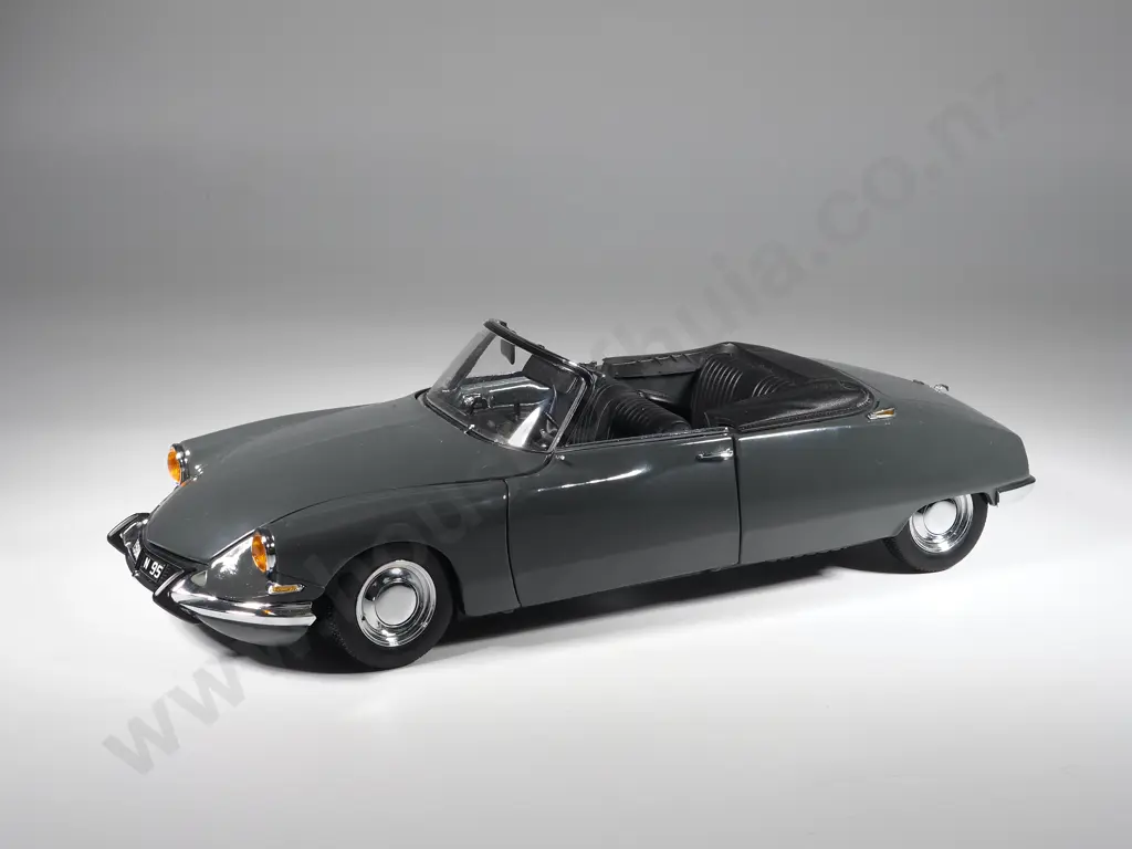 Sun Star Model Car 1:18 1995 Citroën DS 19 Image 1++