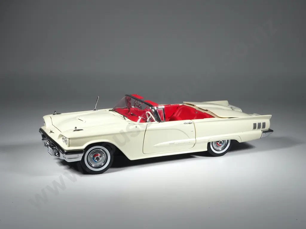 Sun Star Model Car 1:18 1960 Thunderbird Image 1++