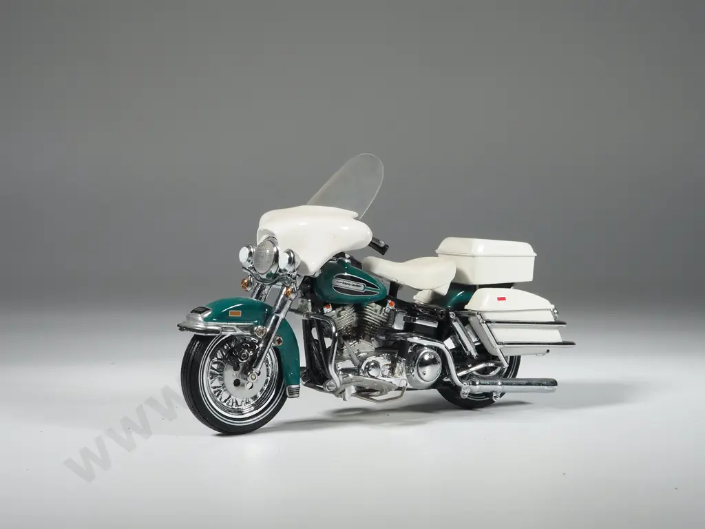 Franklin Mint Precision Models: The 1976 Harley-Davidson Electra Glide Motorcycle Image 1++
