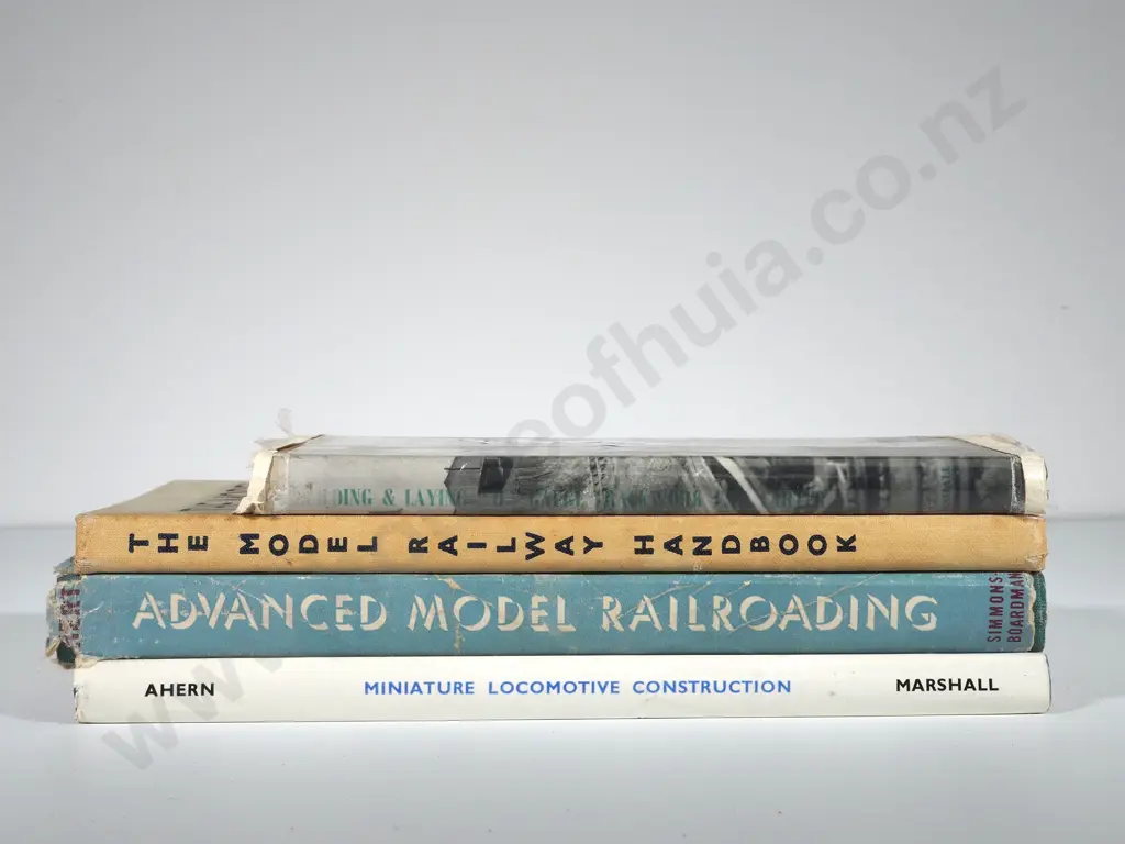 Collection of Four Vintage Miniature Model Railway Books Image 1++