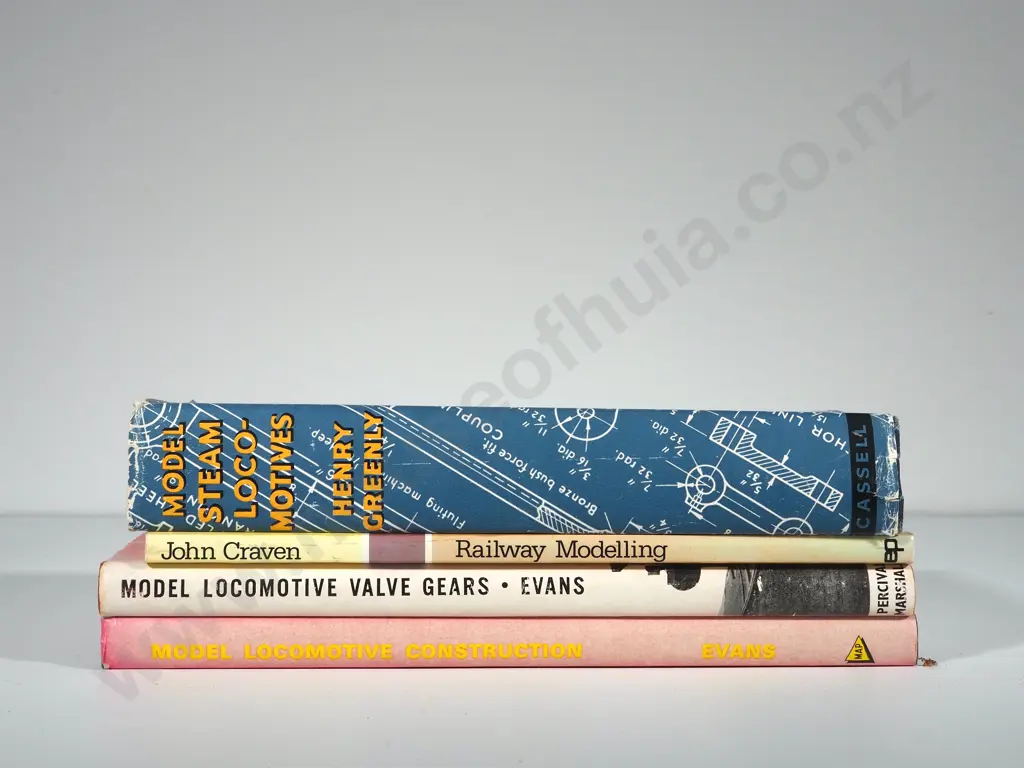 Collection of Four Vintage Miniature Model Railway Books Image 1++