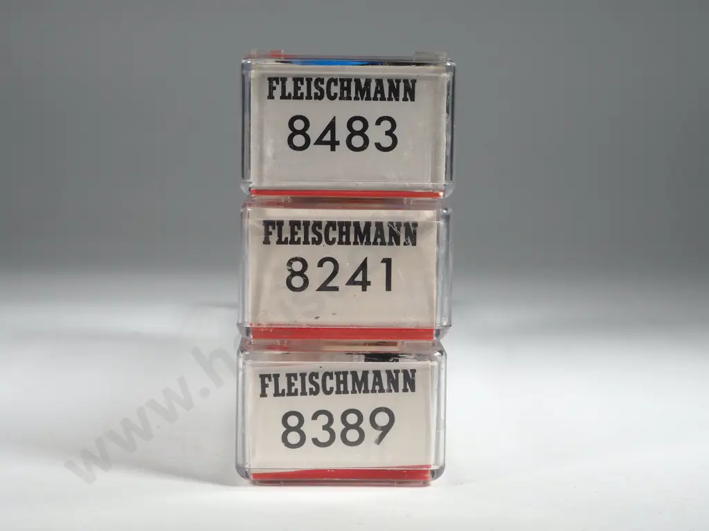Three Fleischmann Piccolo Wagons 8241 8483 8389 Image 1++
