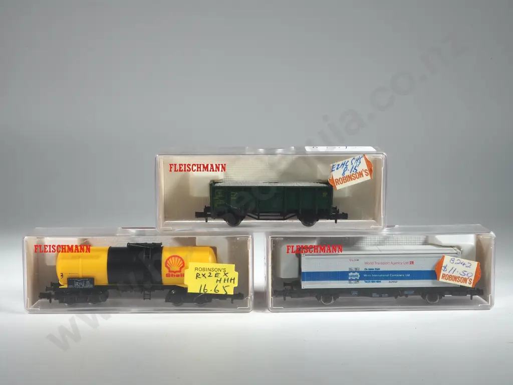 Three Fleischmann Piccolo Wagons 8207 8242, 8481 Image 1++