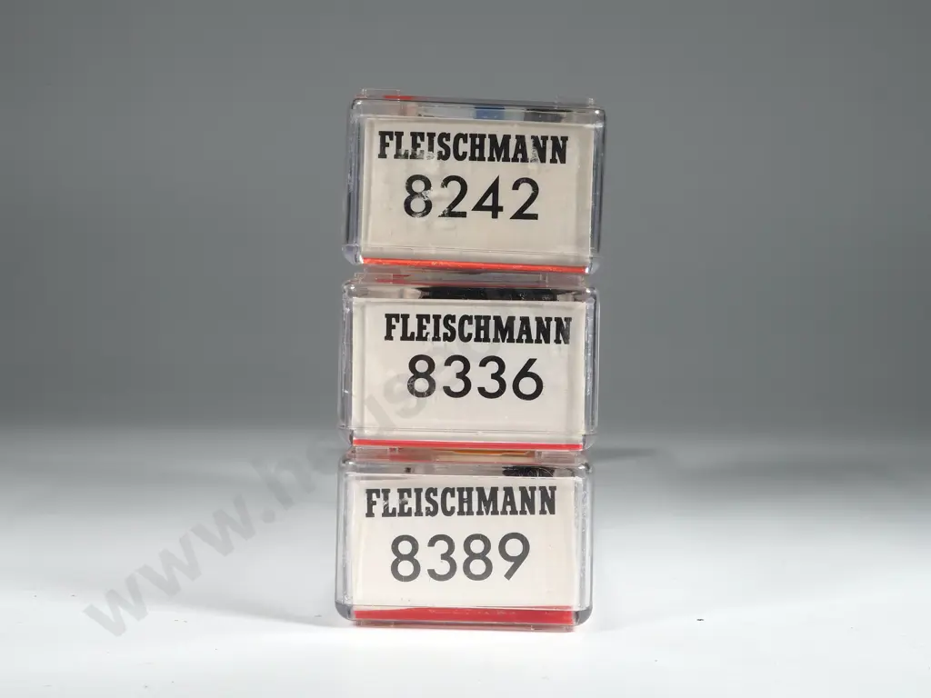 Three Fleischmann Piccolo Wagons 8336 8242 8389 Image 1++