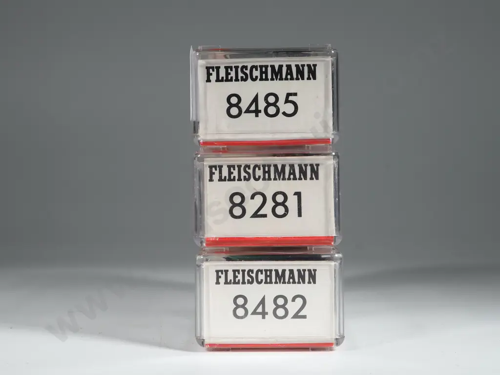Three Fleischmann Piccolo Wagons 8485 8482 8281 Image 1++