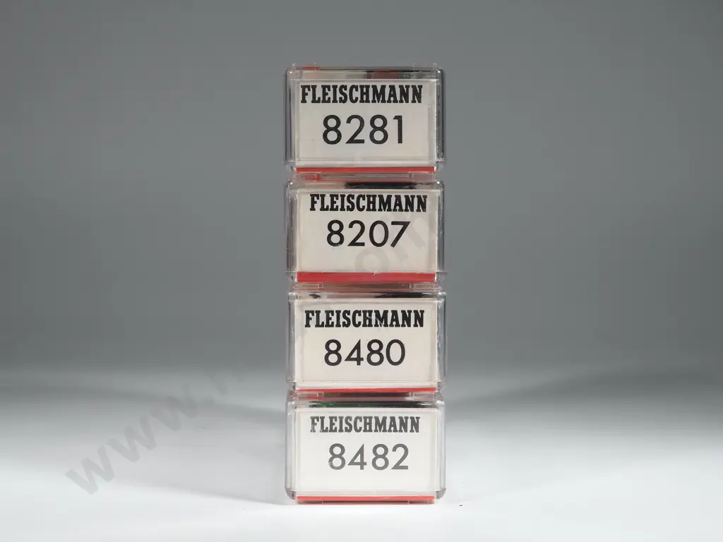 Three Fleischmann Piccolo Wagons 8207 8480 8281 8482 Image 1++