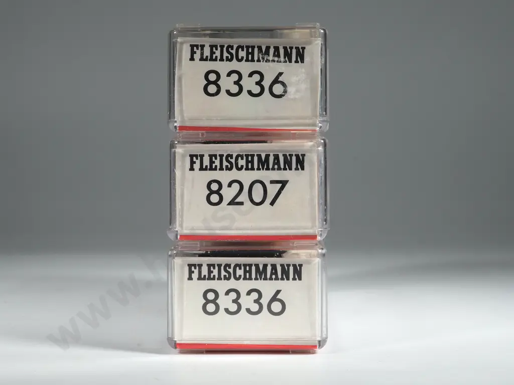 Three Fleischmann Piccolo  Wagons 8336 8336 8207 Image 1++