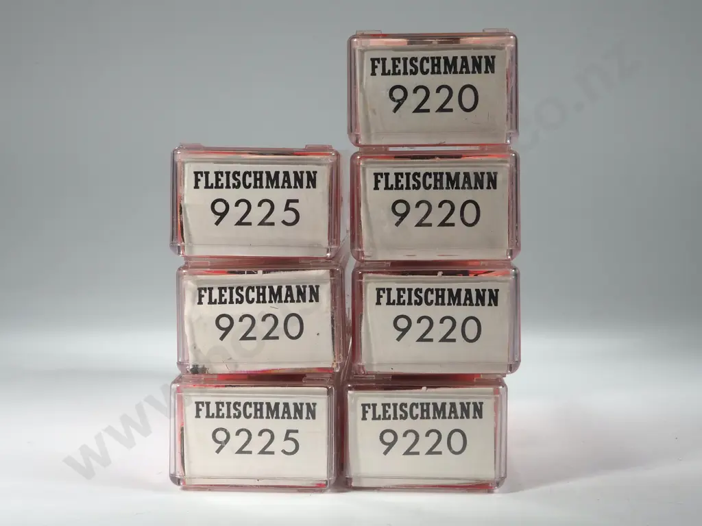 Fleischmann Piccolo Accessories 9225 x 2 9220 x5 Image 1++