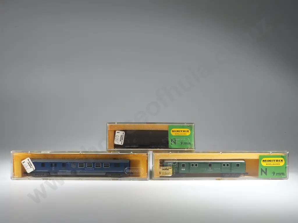 Three Minitrix Carriages 3283 3027 3021 Image 1++